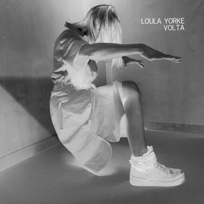 Loula Yorke: Volta
