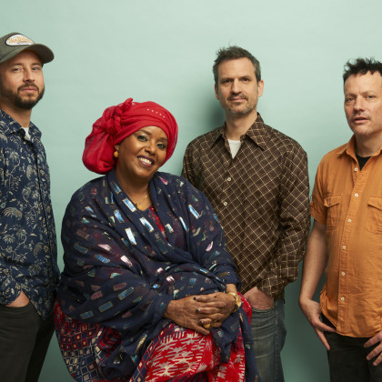 Sahra Halgan z zasedbo (foto_promo Druga godba)