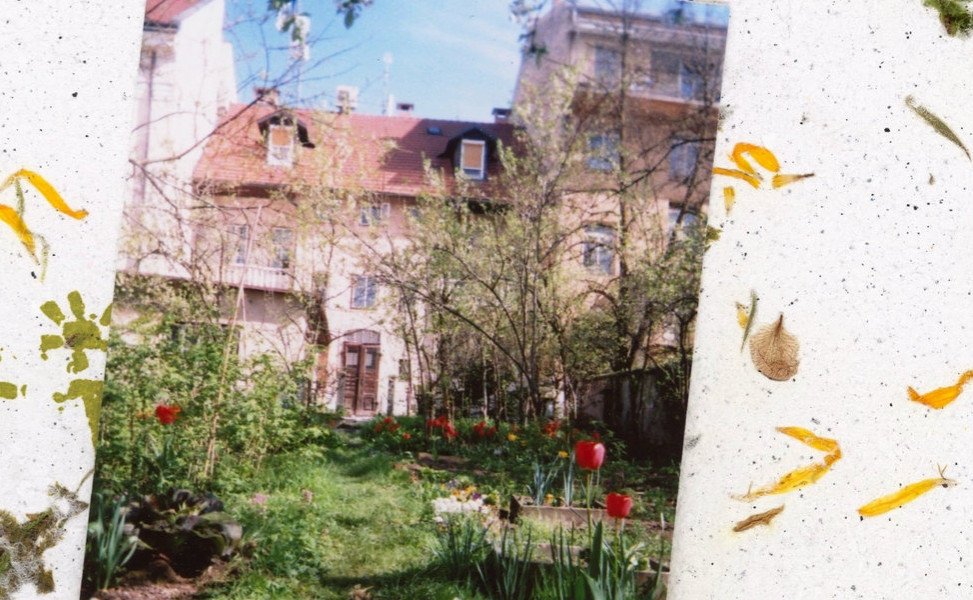 100 decibelov: Irena Z. Tomažin, YNGFirefly, Kavasutra, auto, Moving as a Giant, Zhlehtet