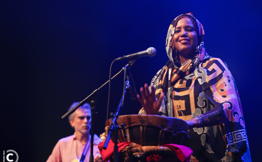 Aziza Brahim (© Cankarjev dom, foto Martin Vogrič Dežman)