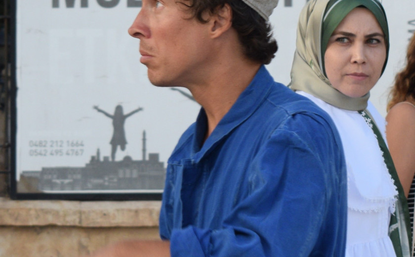 ulični žongler in gledalka