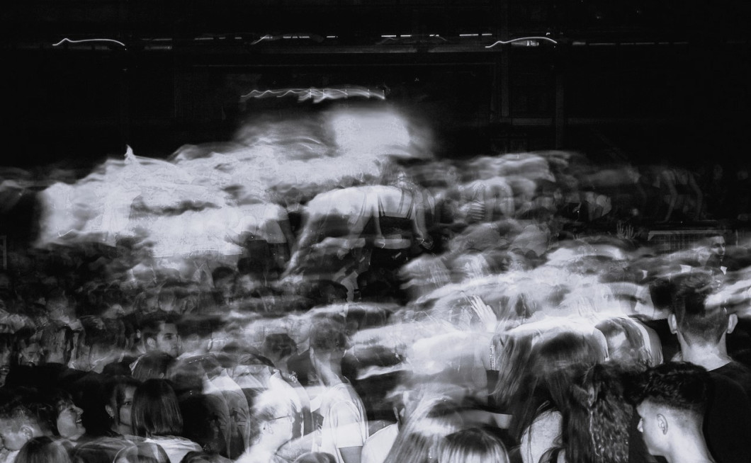 Ali greš kam danes zvečer?