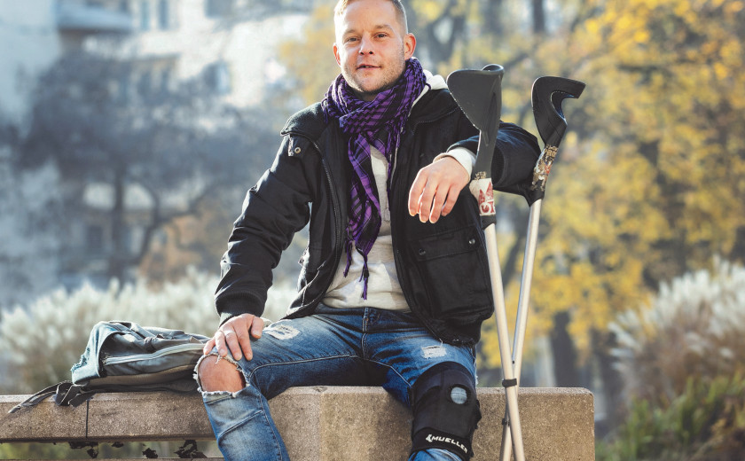 Klopca pod svobodnim soncem, Daleč od sanj: Gašper, jean nikolic, rok pibernik, radio študent